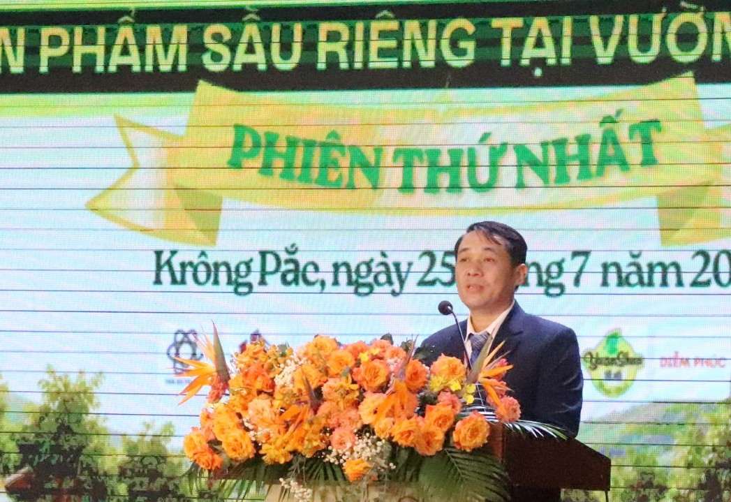  Phó Bí thư Đảng ủy,Chủ tịch UBND xã Krông Pắc Lại Đức Đại phát biểu khai mạc phiên đấu giá